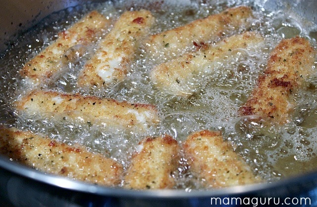 Copy Cat Recipe: Homemade Fried Mozzarella Sticks with Marinara