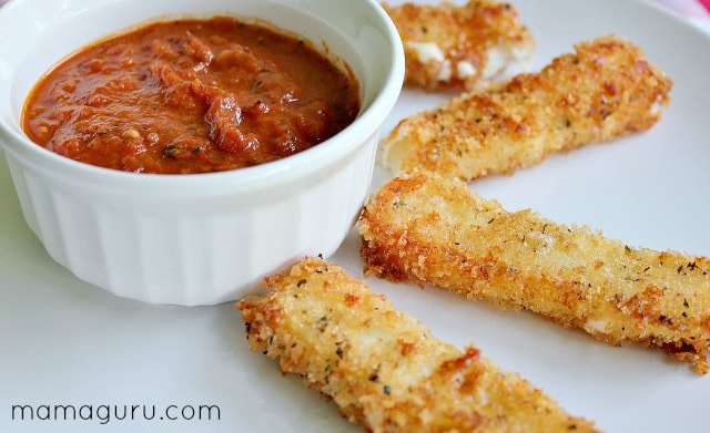 Copy Cat Recipe: Homemade Fried Mozzarella Sticks with Marinara