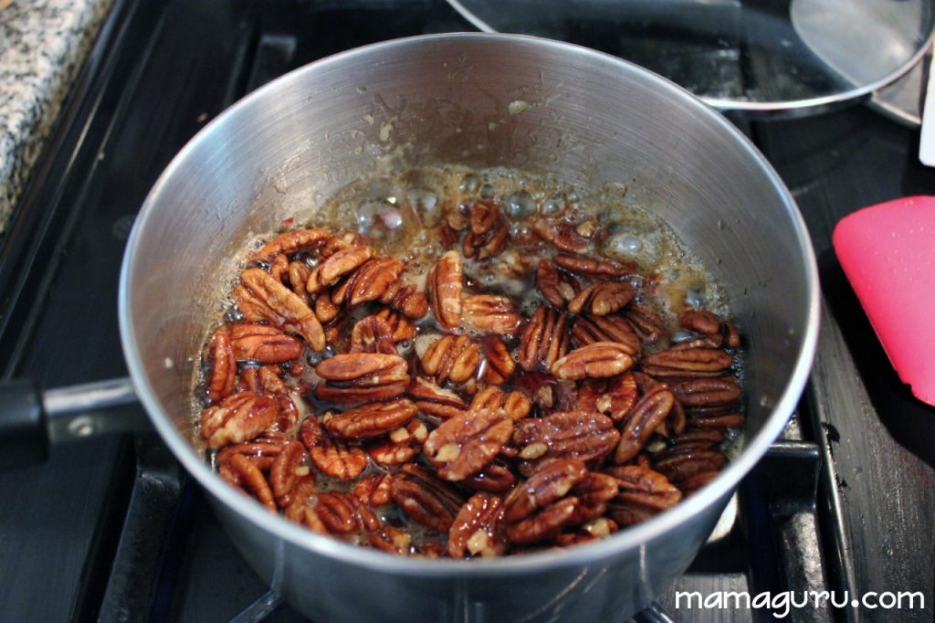 Thanksgiving Salad, candied pecans recipe