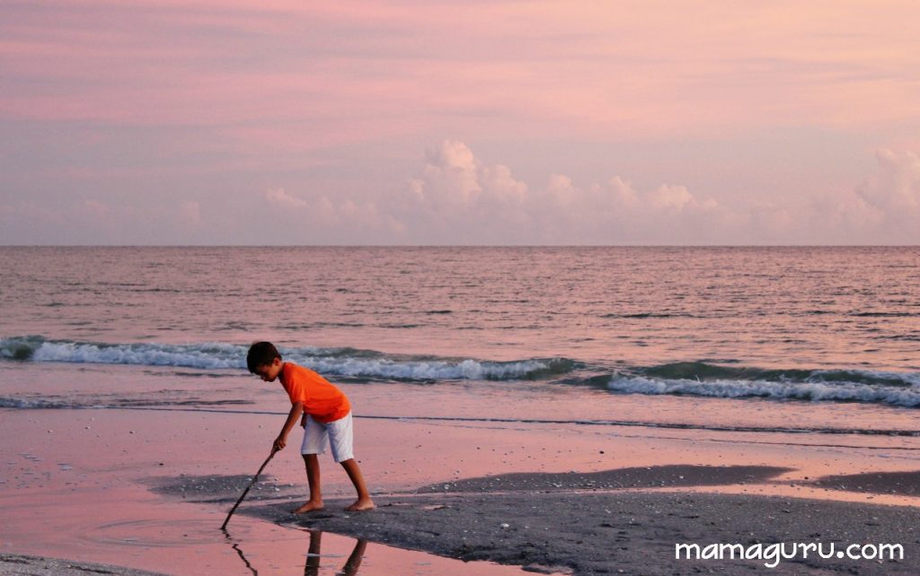 pink sunset on sanibel island